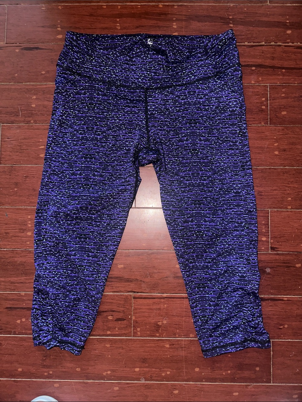 Free2B Purple Space Dye Capri Crop Leggings Size Large